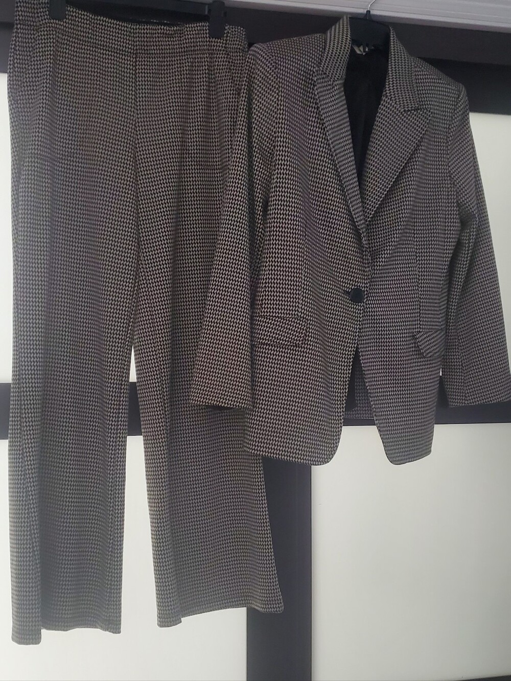Max Studio Womens London Black and White Houndstooth Blazer and Trousers XL NWT